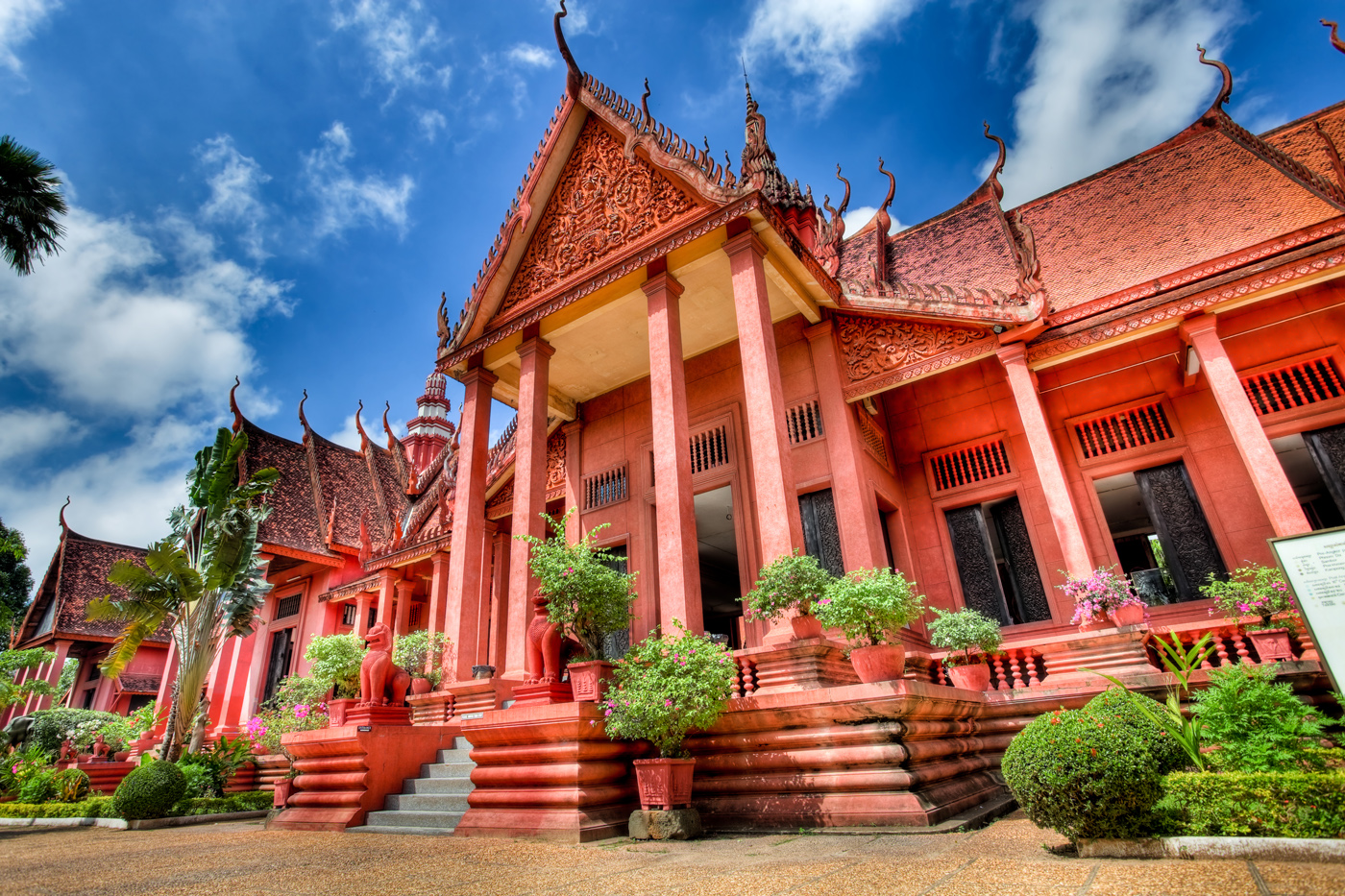 attraction-The National Museum Phnom Penh Tourist.jpg